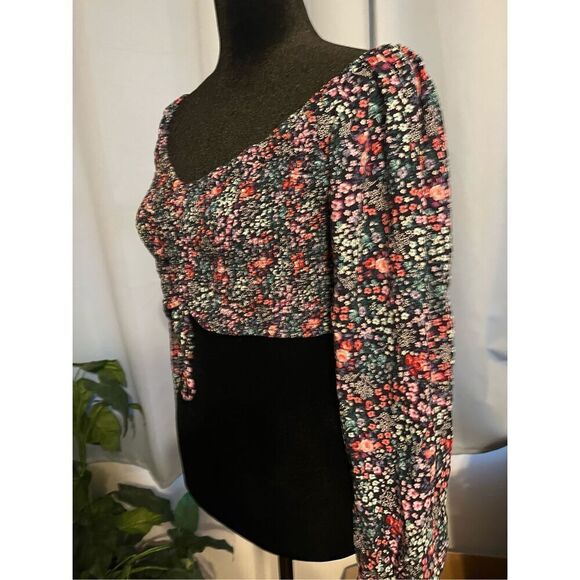 Aeropostale floral smocked crops top size large ￼￼ - Picture 3 of 12